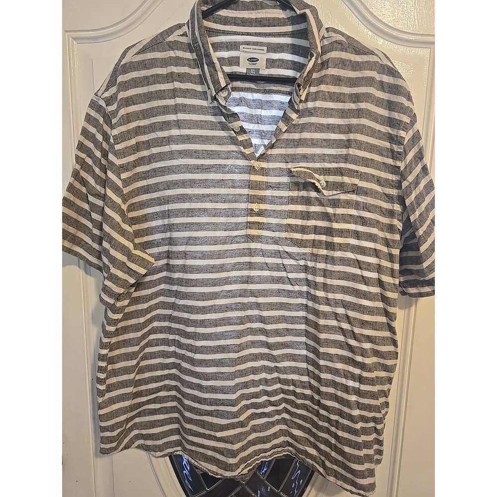 Old Navy Men Lightweight Gray And White 4 Button- XXL